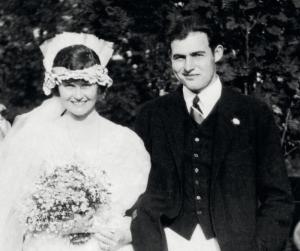 Hadley and Ernest on their wedding day Sept 3, 1921.